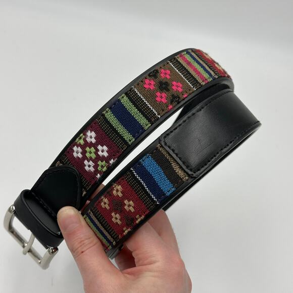 NWT Black Leather Multicolor Cotton Fabric Inlay Silvertone Metal Buckle Belt M - Picture 1 of 12